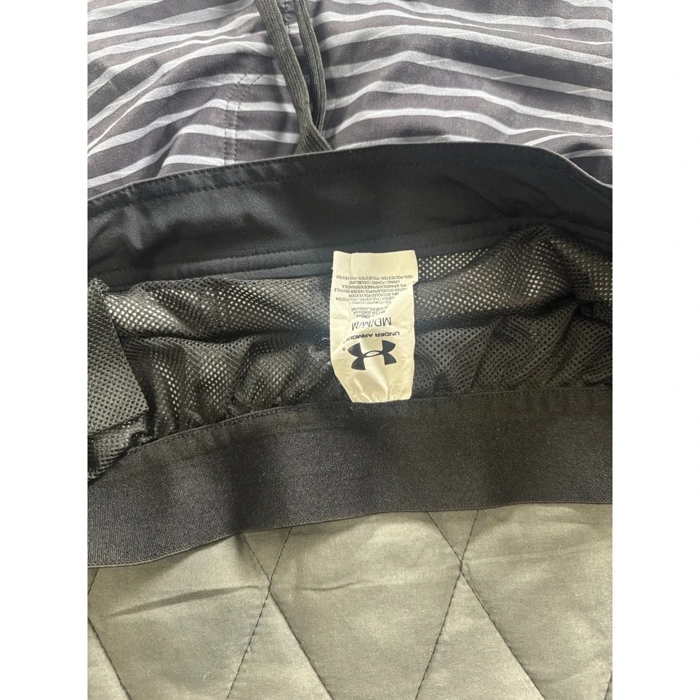 Under Armour Swim Trunks Mens M Black Striped Drawstring Stretch Logo Beach
